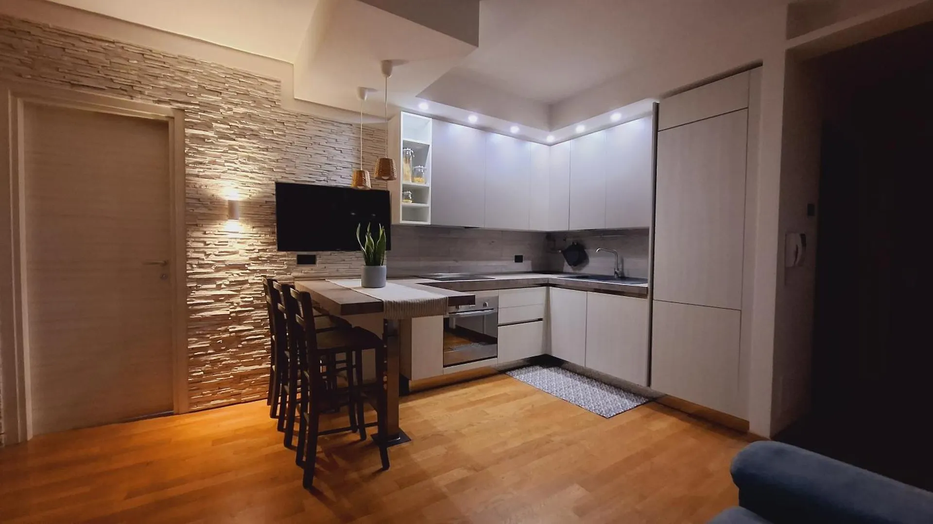 Torre Aurora Roma Apartment 0*, Rome