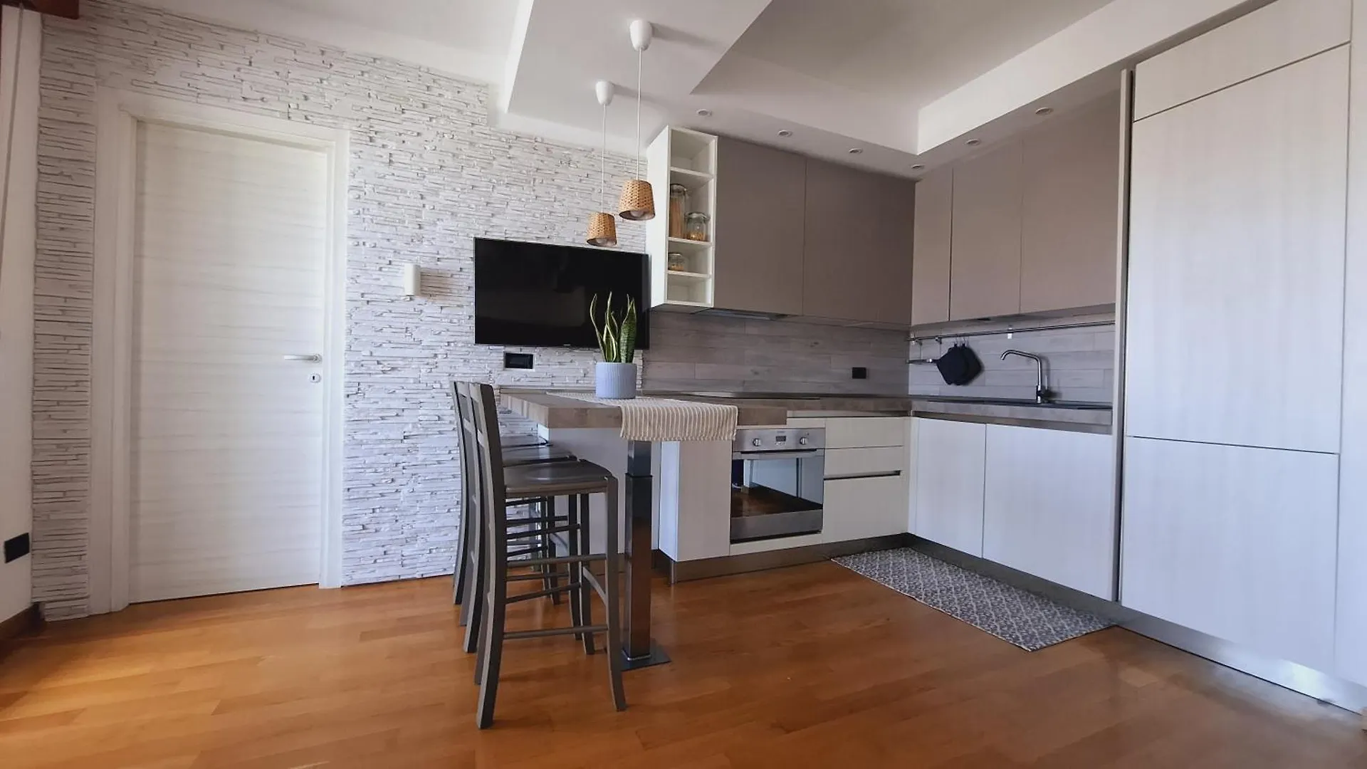 Torre Aurora Roma Apartment Italy