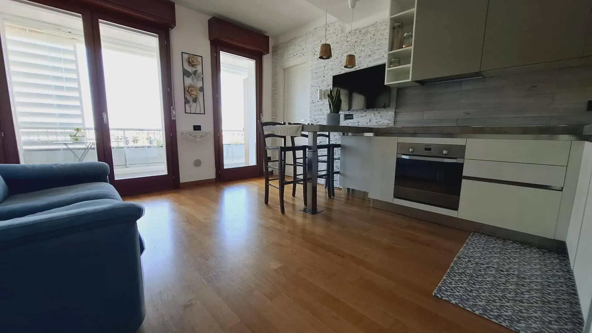 Torre Aurora Roma Apartment Italy